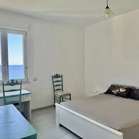 Panoramica Vista Mare Apartment Caminia